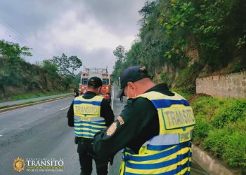 Tránsito de la PNC fortalece operativos de seguridad vial en la ruta al Atlántico