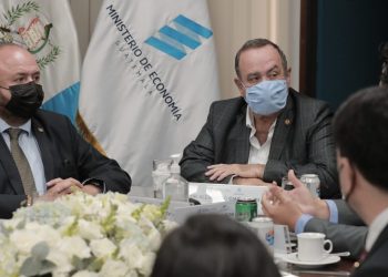 Reunión del presidente Alejandro Giammattei con autoridades de Economía