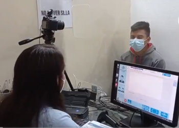 Robin Chávez, originario de Huehuetenango recibió este martes su pasaporte para estudiar en EE.UU.