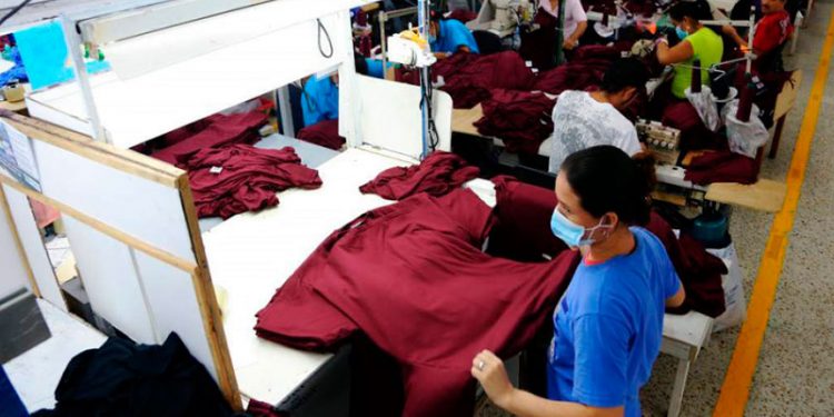 Oficializan programa de trabajo temporal en el extranjero a cargo del Mintrab