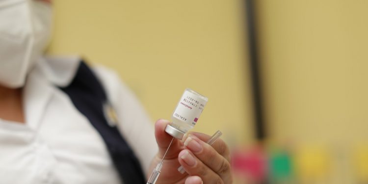 “Todos deberían venir a vacunarse”, dice adulto mayor