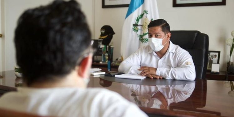 Petén contaría con oficina de asuntos migratorios