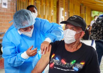 Vacunación contra el COVID-19