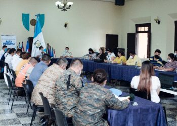 Autoridades atienden conflicto agrario en Cubilguitz, Cobán