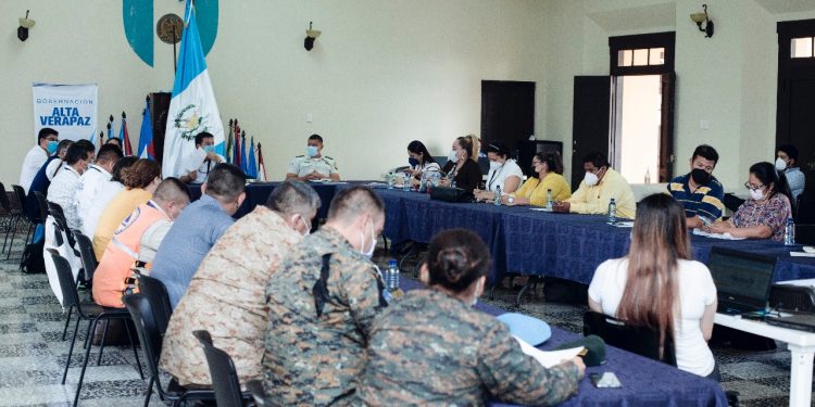 Autoridades atienden conflicto agrario en Cubilguitz, Cobán     