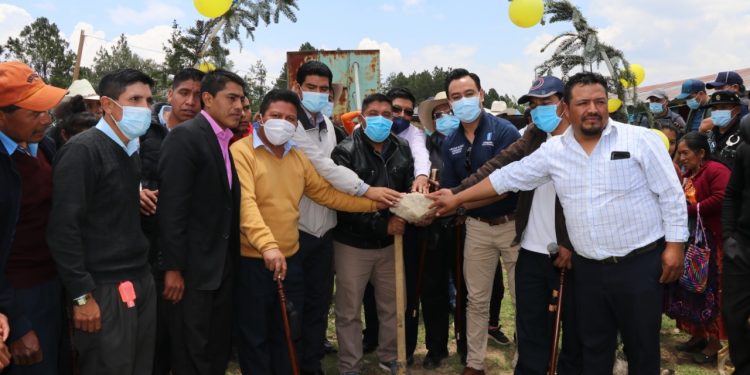Comienzan trabajos para llevar agua potable a familias de Concepción Tutuapa