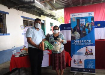 Estudiantes de Puerto Barrios reciben nueva dotación de alimentación escolar