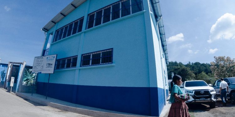 Comunidad de Tactic cuenta con escuela renovada