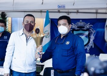 Antorcha Bicentenario llega a Cobán