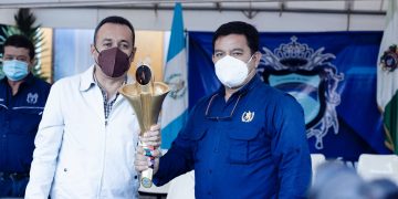 Antorcha Bicentenario llega a Cobán