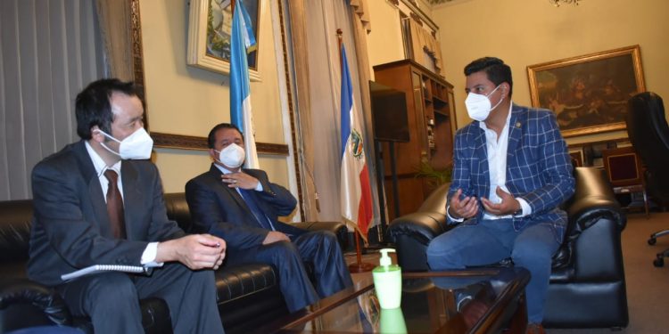 Representante de cooperación japonesa visita Quetzaltenango