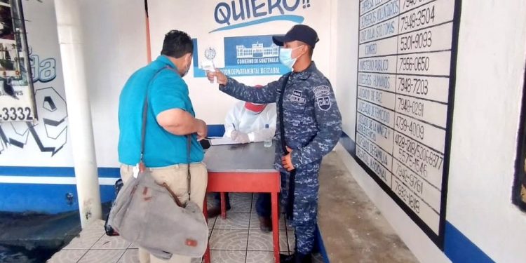 Vacunación ejército apoya