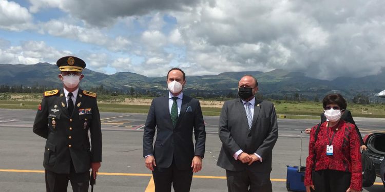 Delegación guatemalteca viaja a la toma de posesión del presidente de Ecuador