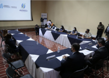 Entregan guías metodológicas de estudio para privadas de libertad