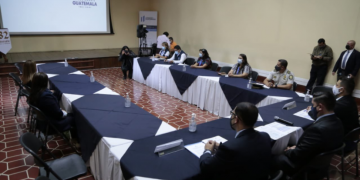 Entregan guías metodológicas de estudio para privadas de libertad