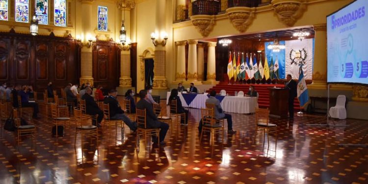 Desarrollan taller para planificar las oficinas municipales de agua y saneamiento