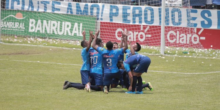 F. C. Santa Lucía Cotzumalguapa le da el primer sorbo a la copa
