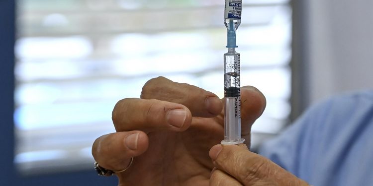 EE. UU. apoyará una propuesta en la OMC para suspender las patentes de vacunas