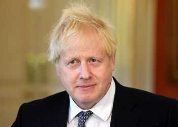 Johnson pedirá al G7 terminar de vacunar al mundo para finales de 2022