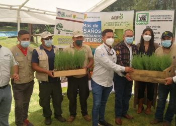 Autoridades resaltan la importancia de esta campaña de reforestación