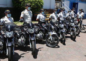 Conjuve entrega motocicletas para fortalecer la seguridad de adolescentes