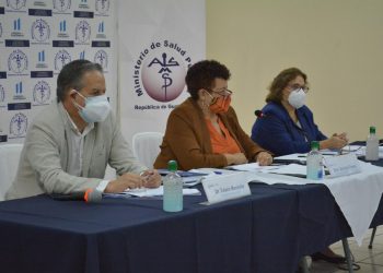 Autoridades del Ministerio de Salud realizan conferencia de prensa./Foto: MSPAS.