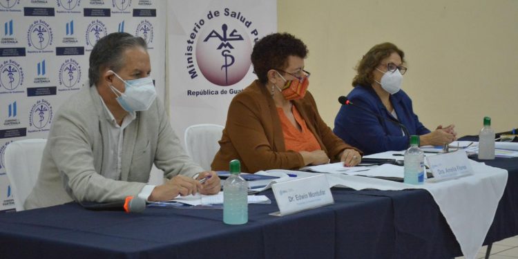 Autoridades del Ministerio de Salud realizan conferencia de prensa./Foto: MSPAS.