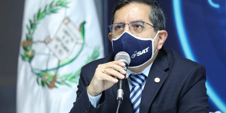 El Superintendente de Administración Tributaria (SAT), Marco Livio Díaz