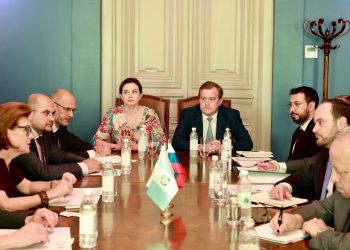 El canciller guatemalteco Pedro Brolo, se reunió con la directora General del Comité Nacional para la Cooperación Económica de Latinoamérica.