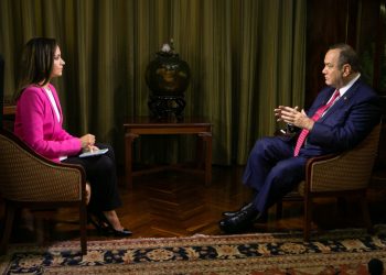 Entrevista del presidente Alejandro Giammattei con Univisión