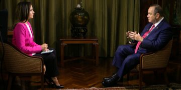 Entrevista del presidente Alejandro Giammattei con Univisión