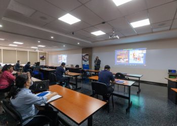 Las capacitaciones con este Modelo dirigidas a personas de instituciones públicas.