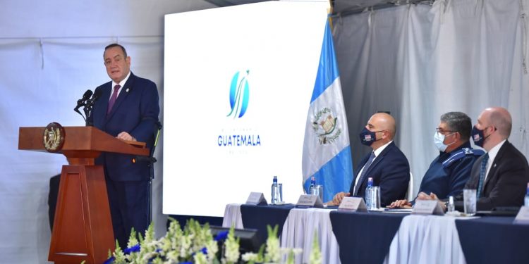 Presidente participa en lanzamiento de operatividad de la Fuerza Antinarcótica