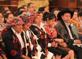 Guatemala es un país con una sociedad multiétnica , pluricultural y multilingüe