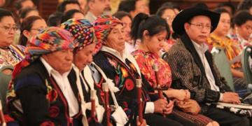 Guatemala es un país con una sociedad multiétnica , pluricultural y multilingüe