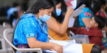 Entregan 97 adjudicaciones de vivienda en San Pedro Ayampuc