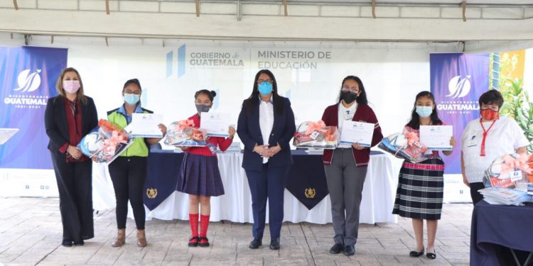 Culminan taller de formación de niñas lideresas