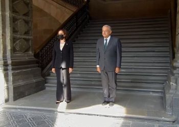 Harris llega al Palacio Nacional de México para reunirse con López Obrador