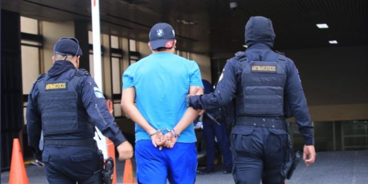 PolicÃ­a captura a supuesto capo con orden de extradiciÃ³n en ruta al AtlÃ¡ntico