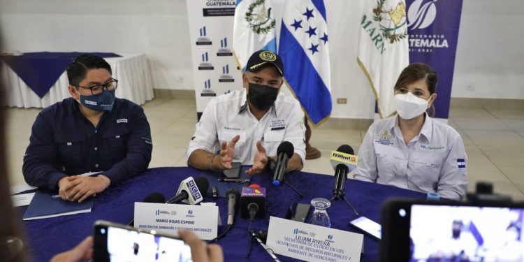 Presentan avances sobre limpieza de río Motagua a autoridades de Honduras