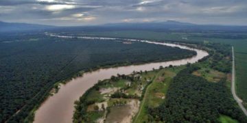 Ministerio de Ambiente informa sobre saneamiento del río Motagua
