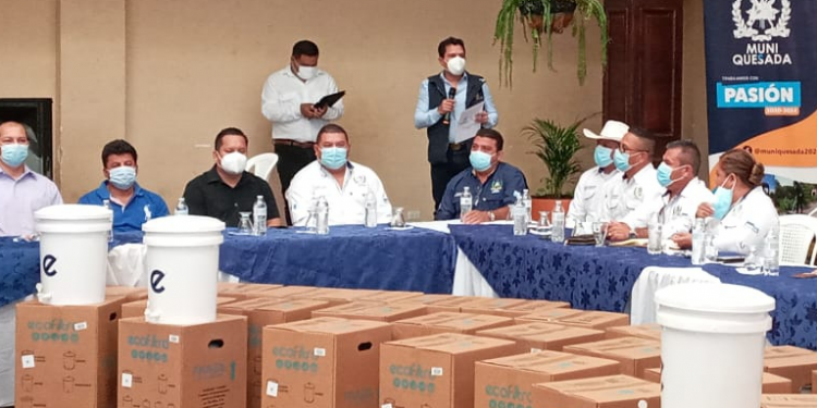 Familias de Quesada se benefician con ecofiltros