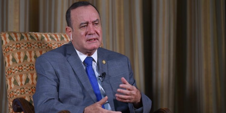 Guatemala solicitará el TPS para connacionales en Estados Unidos