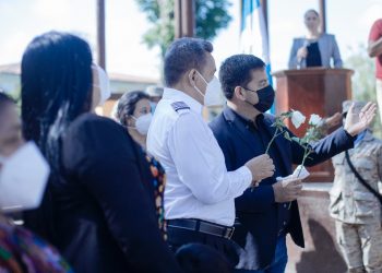 Homenajean a voluntarios que perecieron cuando llevaban ayuda humanitaria a Cobán