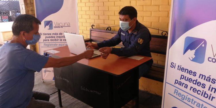 Avanza registro de vacunación para personas mayores de 50 años en Escuintla