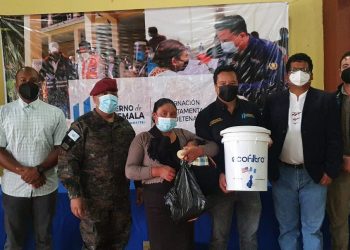 Distribuyen ecofiltros entre familias afectadas por la desnutrición