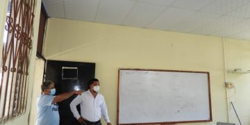 Supervisan trabajos de remozamiento en escuela en Petén
