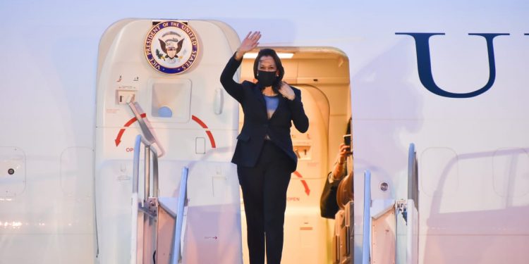 Presidente Giammattei se reúne este lunes con Kamala Harris, vicepresidenta de EE. UU.