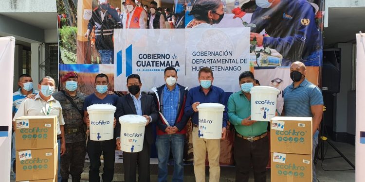 Donación de ecofiltros beneficia a más de mil familias en Huehuetenango