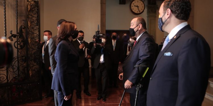 Presidente de Guatemala solicita unir esfuerzos con Estados Unidos